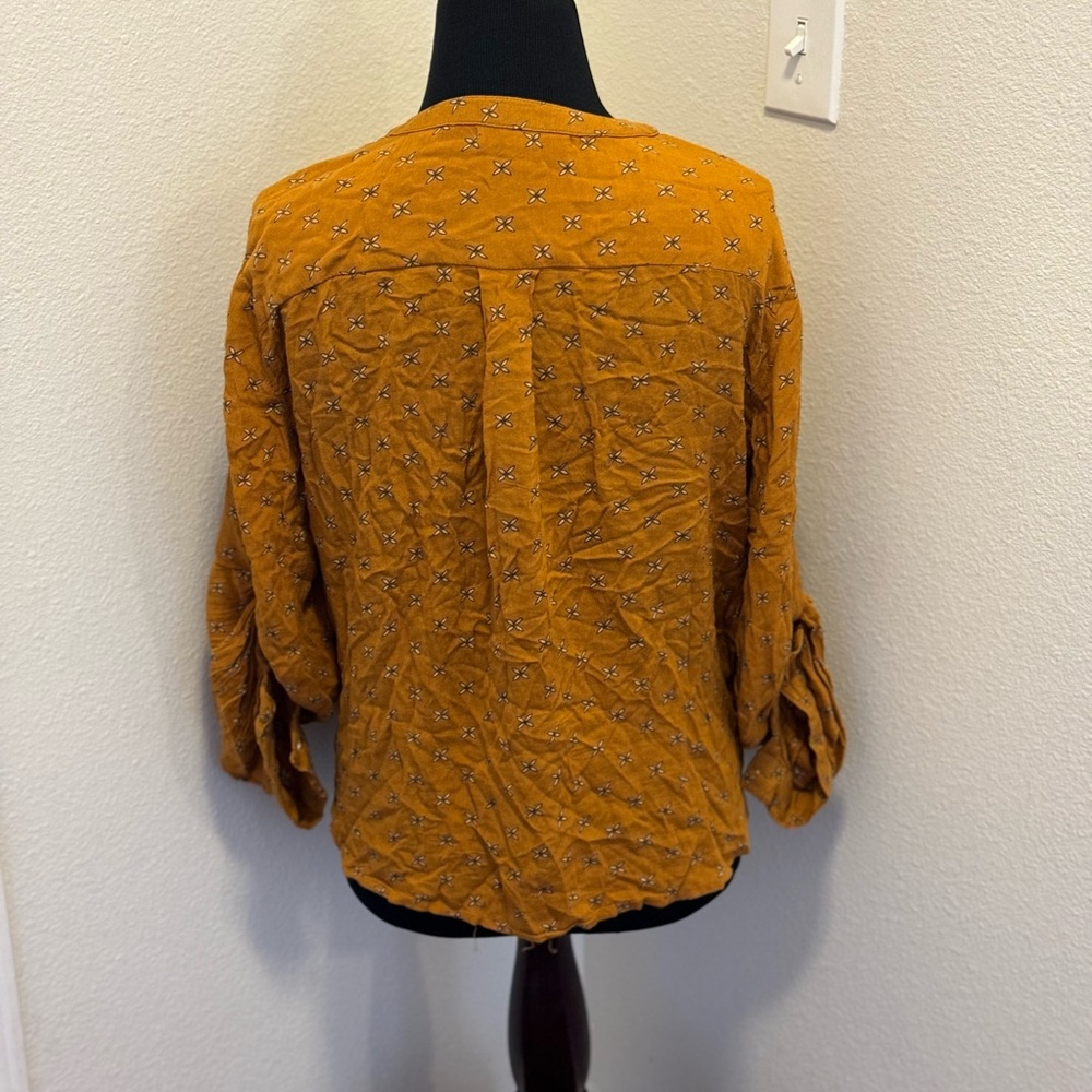2 FOR $20 Harper Mustard Tie Front Blouse Top Size M Medium - Picture 7 of 9
